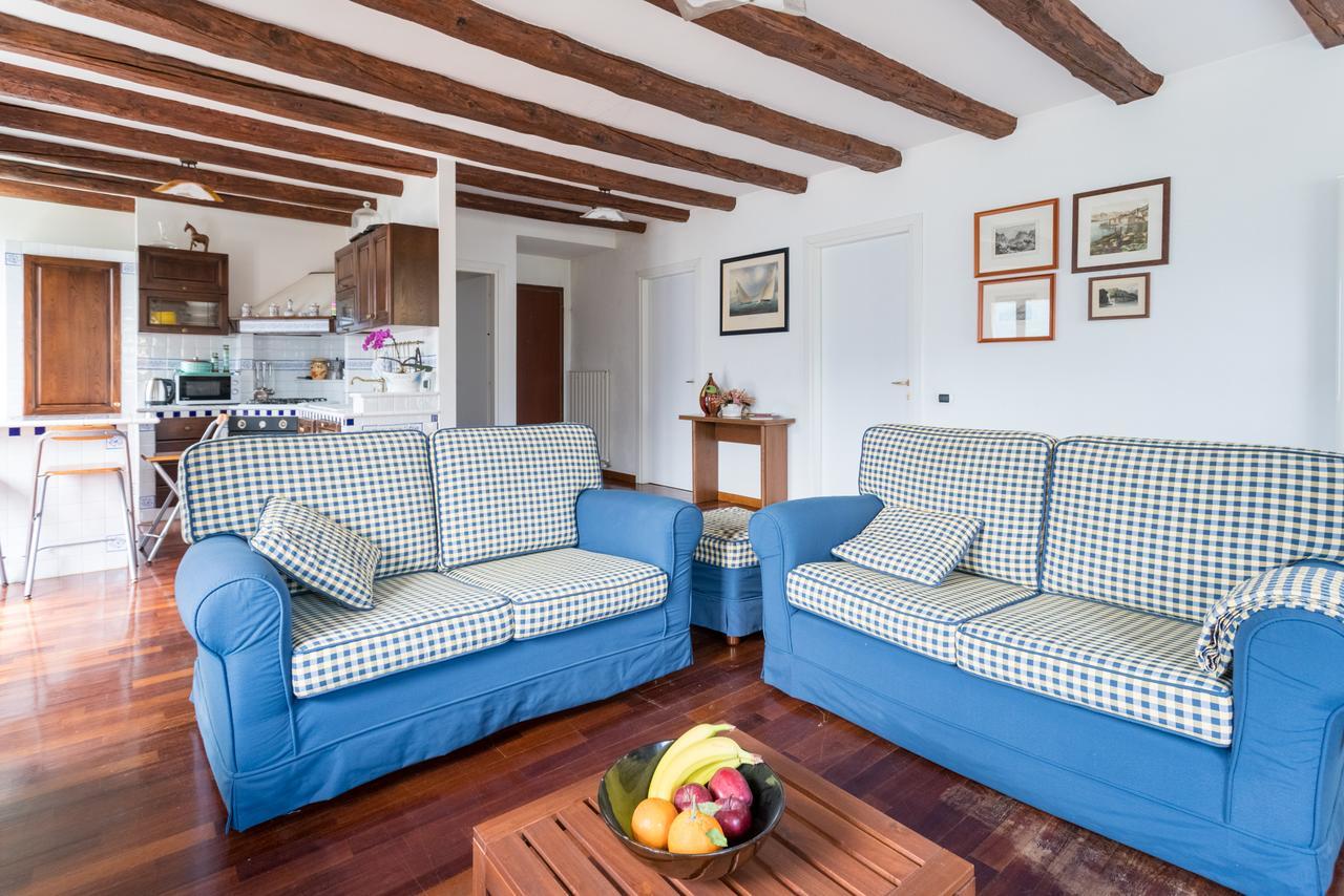 Apartmán Una Terrazza Da Sogno By Rent All Como Carate Urio Exteriér fotografie